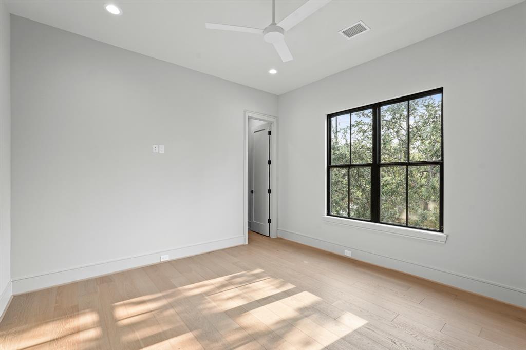 1133 E 7th 1/2 Street, Houston, Texas image 38