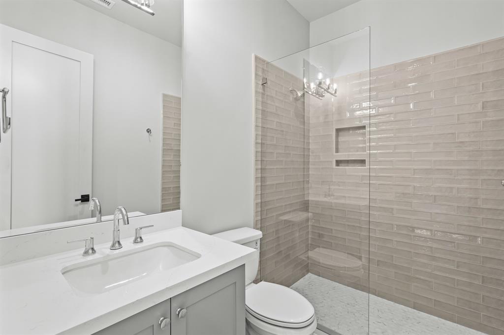 1133 E 7th 1/2 Street, Houston, Texas image 40