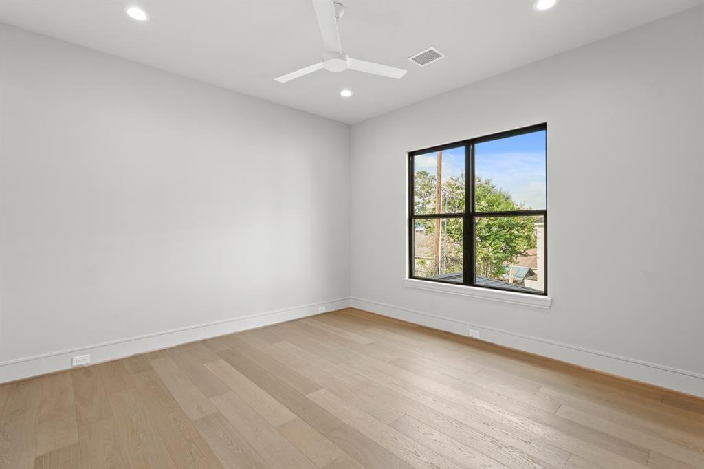 1133 E 7th 1/2 Street, Houston, Texas image 31