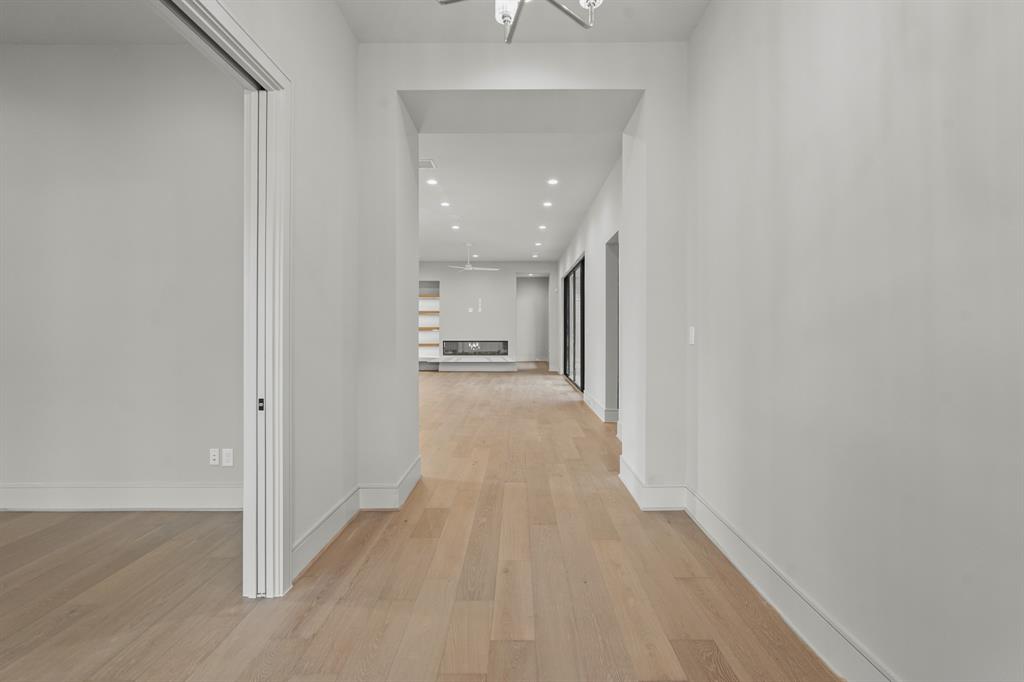 1133 E 7th 1/2 Street, Houston, Texas image 3