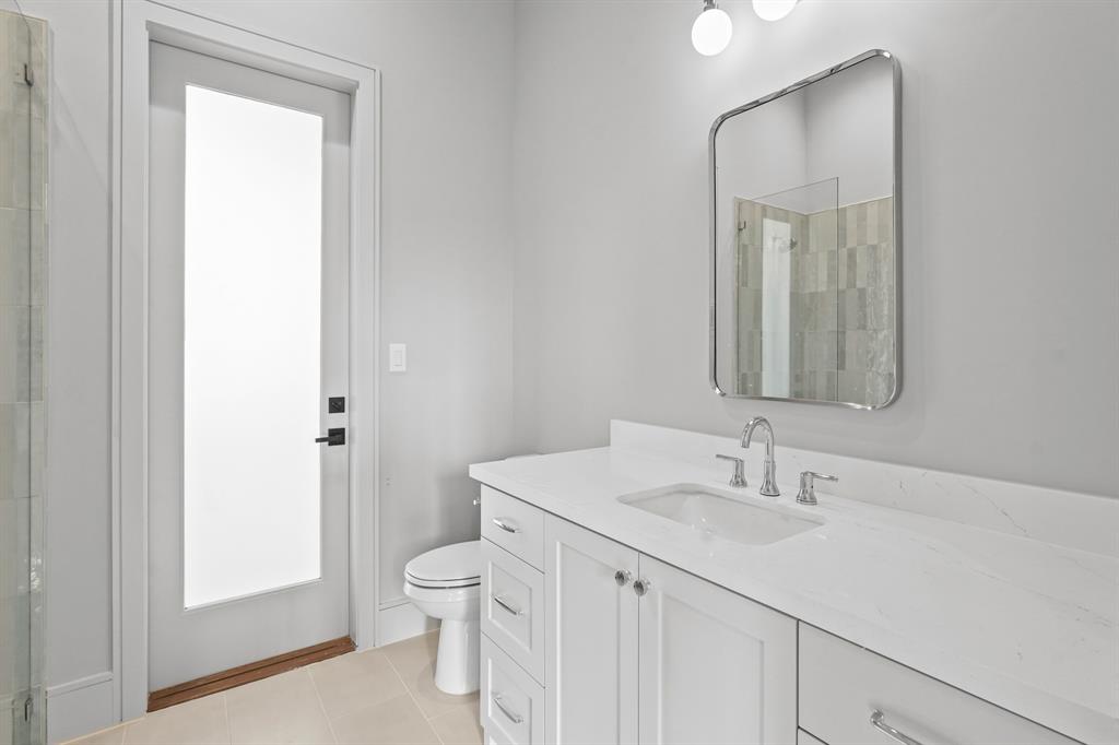 1133 E 7th 1/2 Street, Houston, Texas image 17
