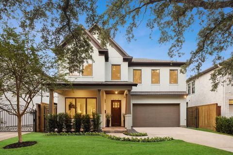 A home in West University Place