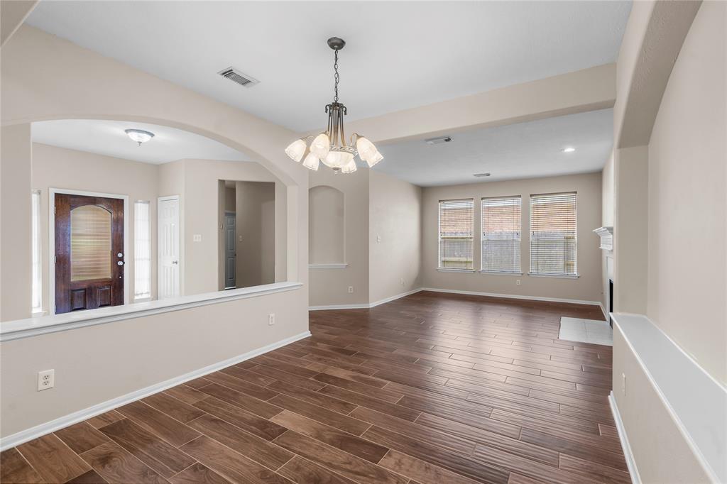 1130 Foxland Chase Street, Sugar Land, Texas image 6
