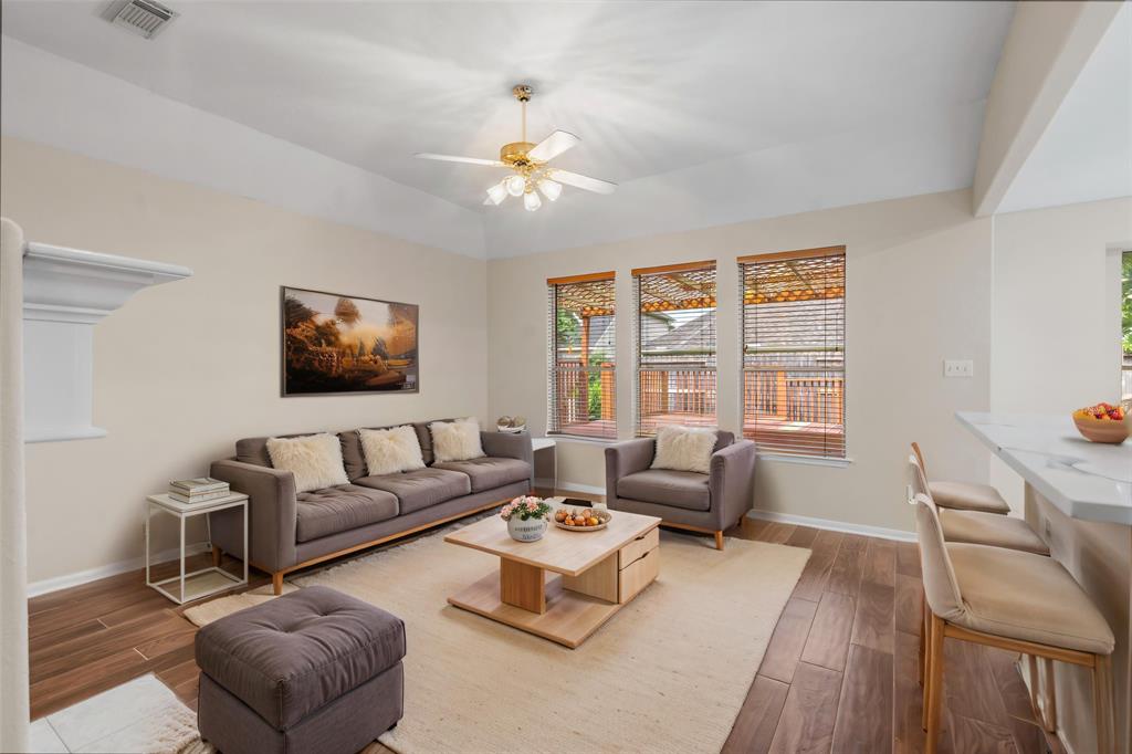 1130 Foxland Chase Street, Sugar Land, Texas image 3