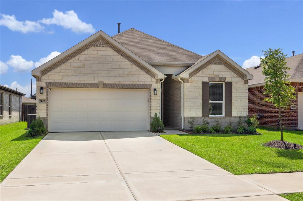 7223 Bakersfield Court, Rosharon, Texas image 1