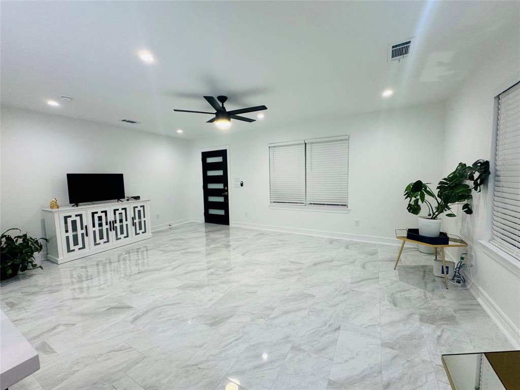 4501 Hirsch Road, Houston, Texas image 3