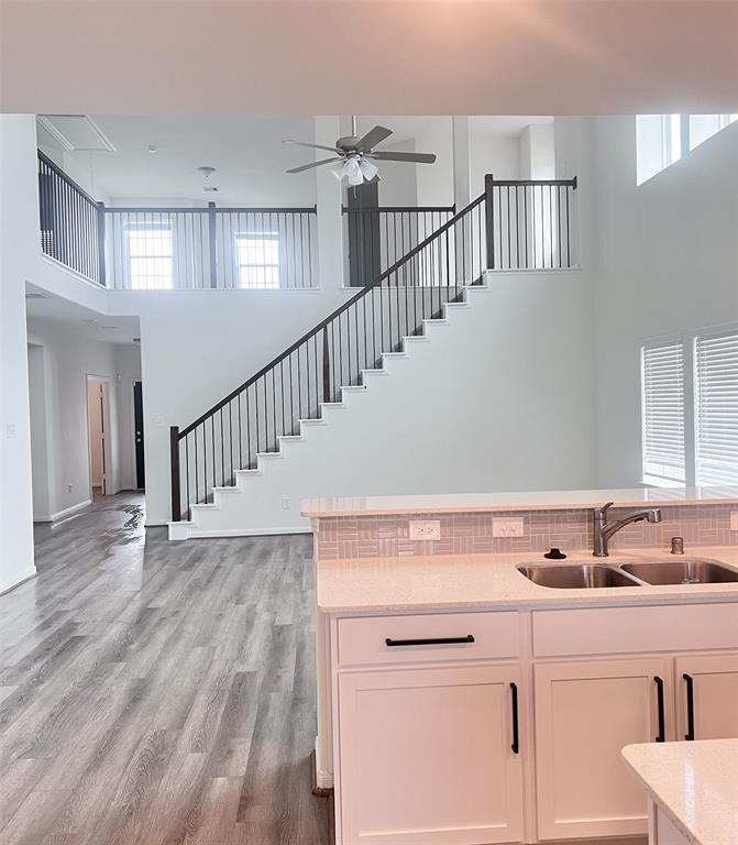 521 Green Meadows Drive, West Columbia, Texas image 2