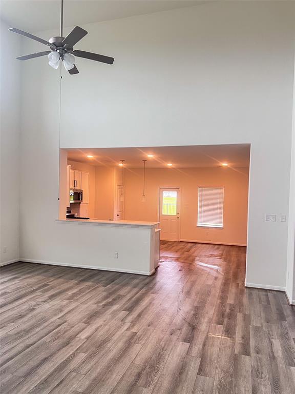 521 Green Meadows Drive, West Columbia, Texas image 3