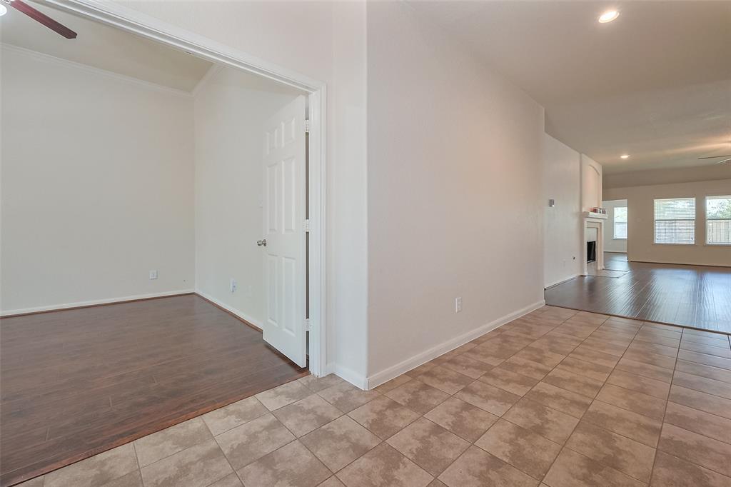 2318 Appian Way, Pearland, Texas image 12