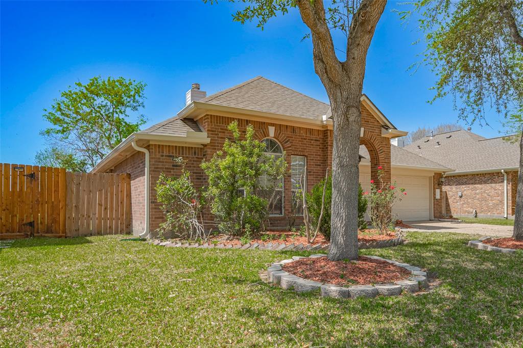 2318 Appian Way, Pearland, Texas image 2
