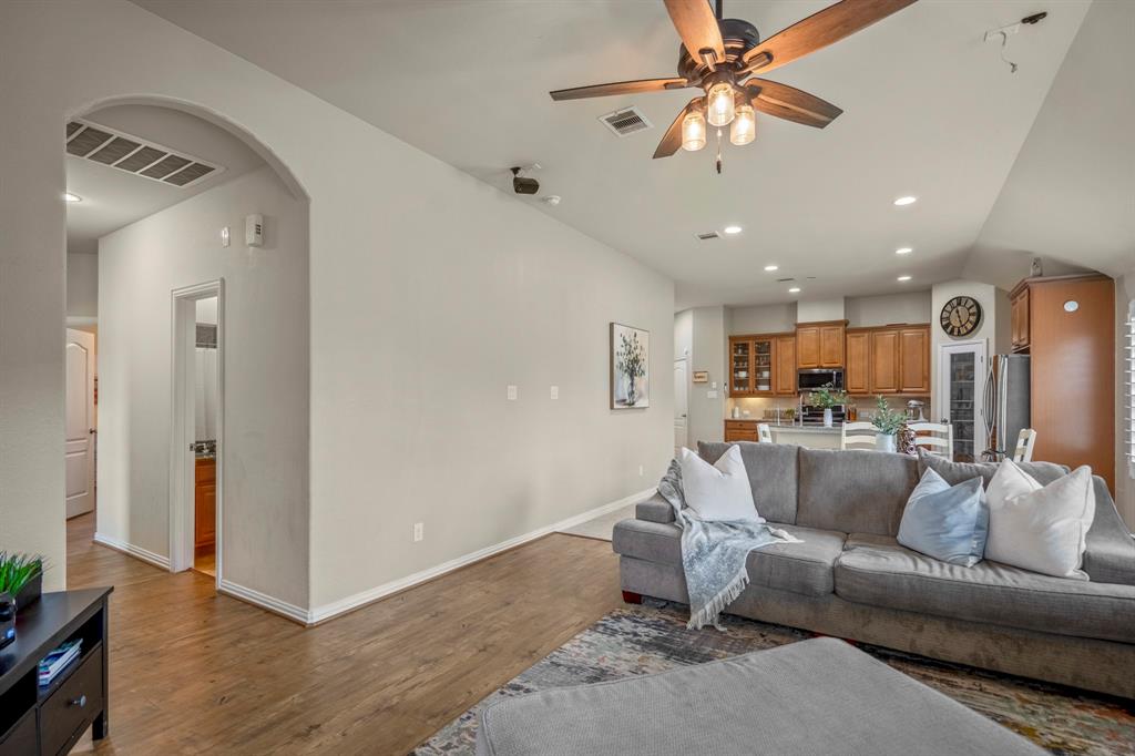 9210 Monarch Field Lane, Cypress, Texas image 7
