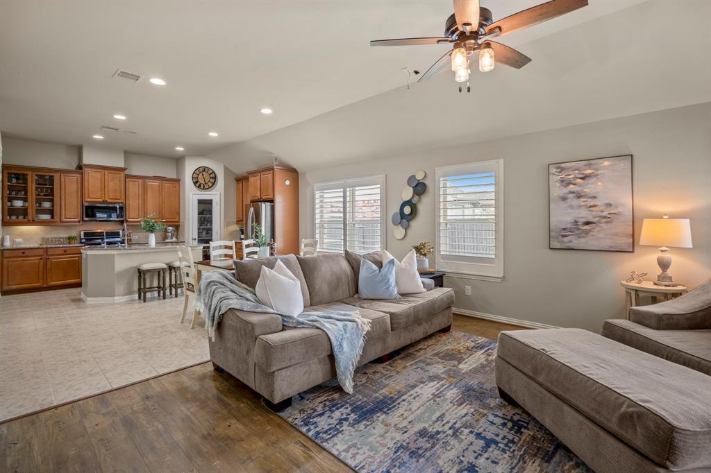 9210 Monarch Field Lane, Cypress, Texas image 9