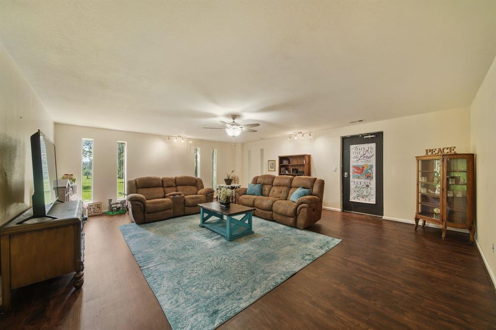 11066 County Road 190, Alvin, Texas image 14
