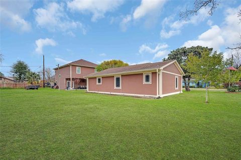 A home in South Houston