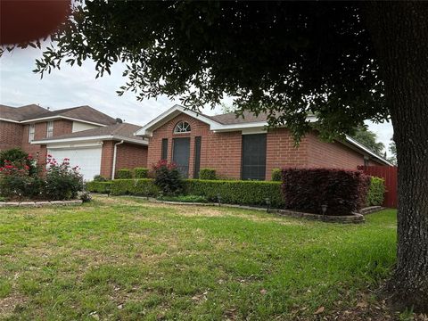 Single Family Residence in Houston TX 8327 Summertree Drive.jpg