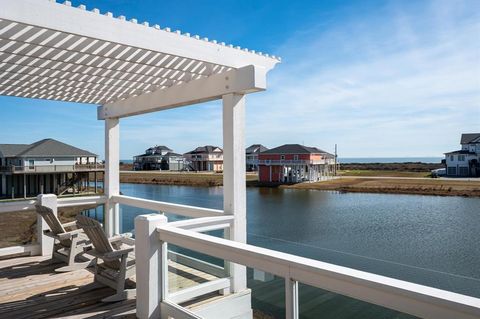 A home in Port Bolivar