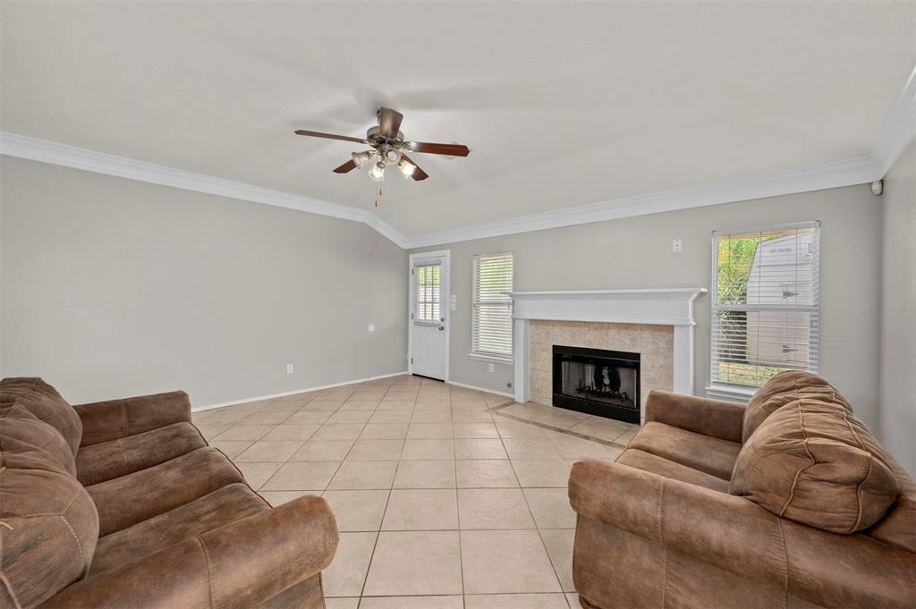 8014 Blackcherry Lane, Baytown, Texas image 8