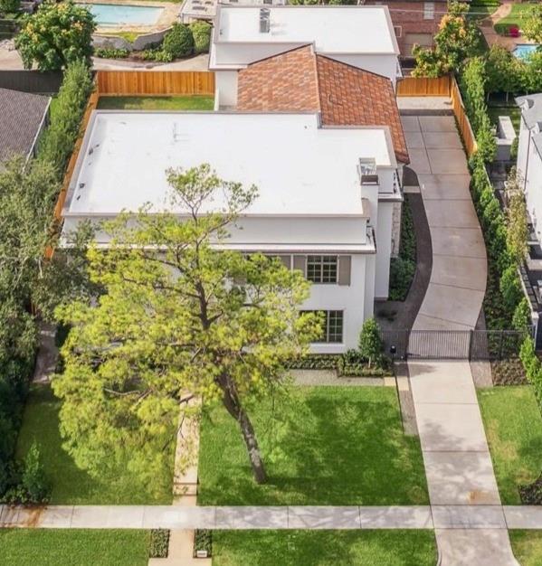 1944 Larchmont Road