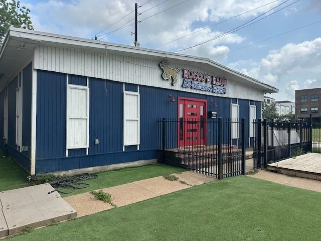 5500 Katy Freeway, Houston, Texas image 5