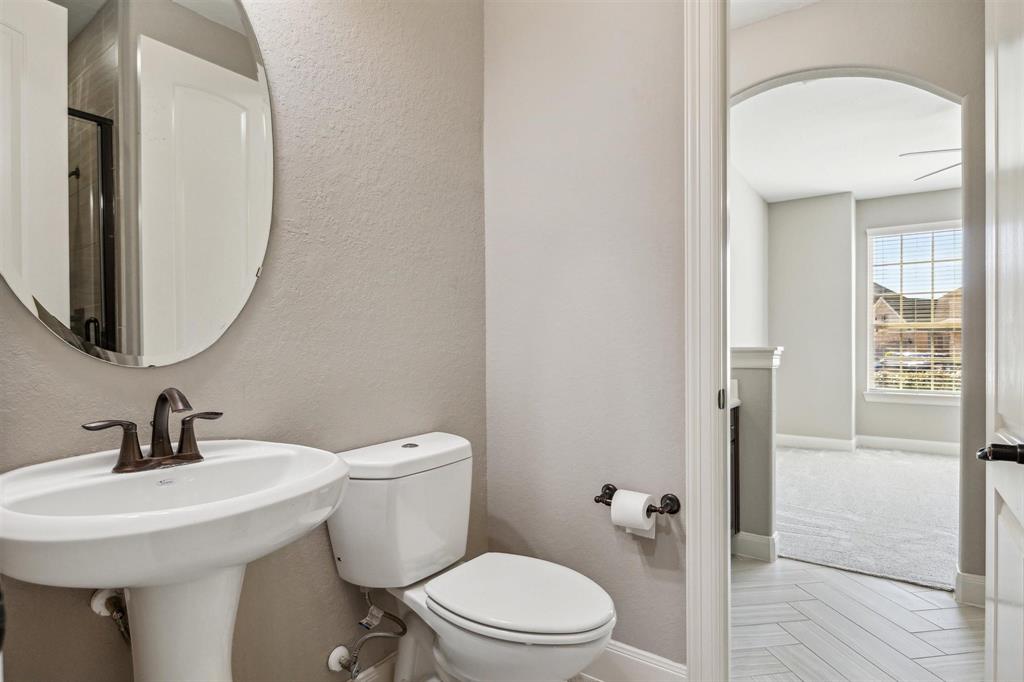 2401 Lake Shadows Lane, Friendswood, Texas image 25