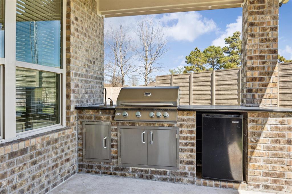 2401 Lake Shadows Lane, Friendswood, Texas image 39