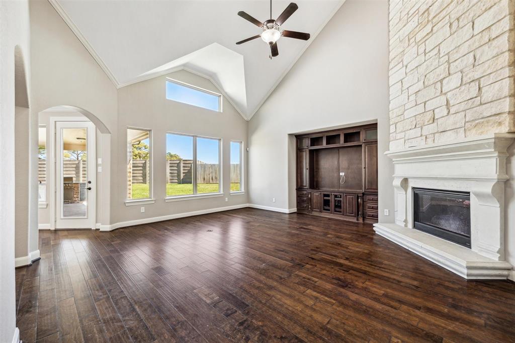 2401 Lake Shadows Lane, Friendswood, Texas image 16