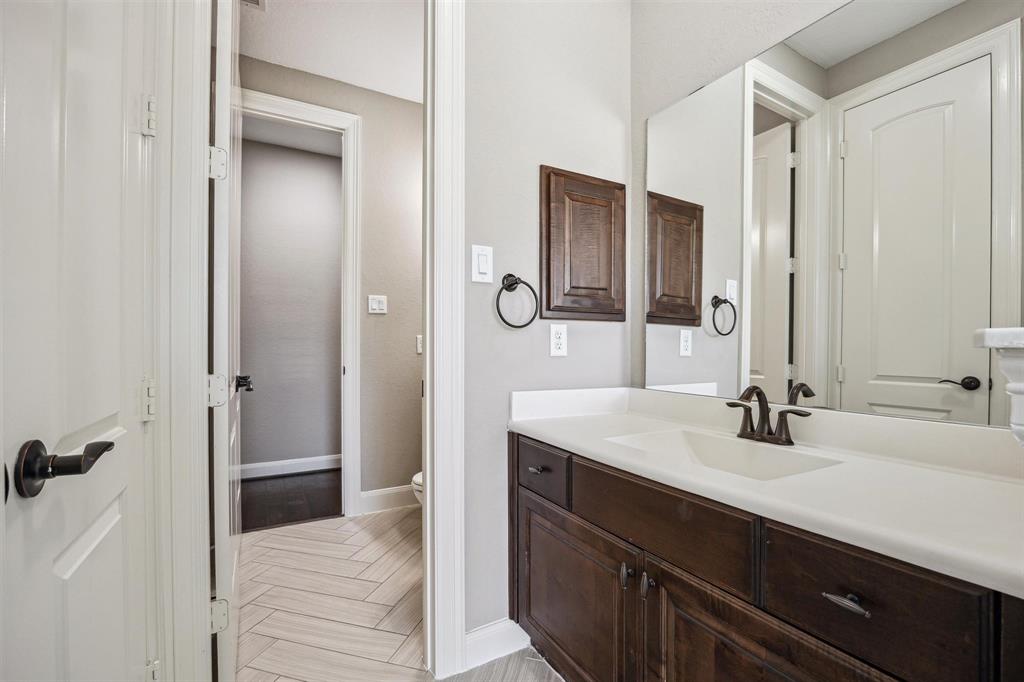 2401 Lake Shadows Lane, Friendswood, Texas image 26
