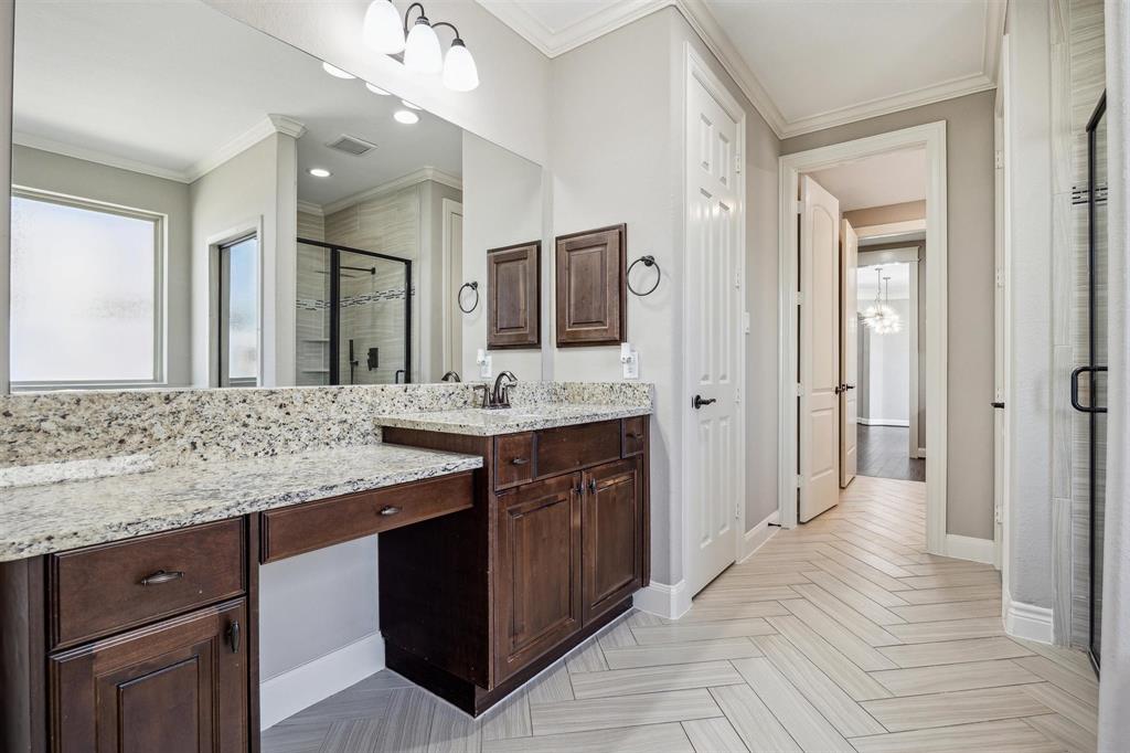 2401 Lake Shadows Lane, Friendswood, Texas image 20