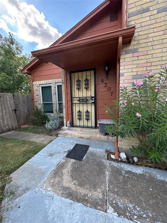 4307 Apache Meadow Drive, Katy, Texas image 1