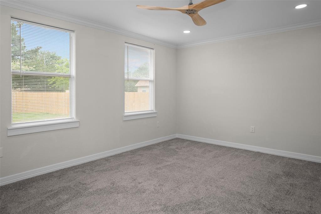 809 E Bowie Avenue, Crockett, Texas image 17