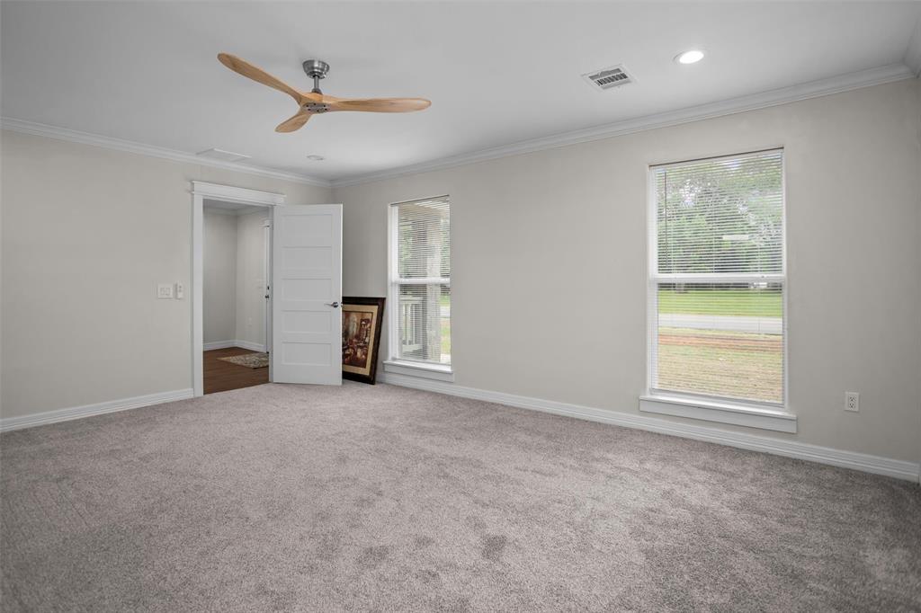 809 E Bowie Avenue, Crockett, Texas image 13