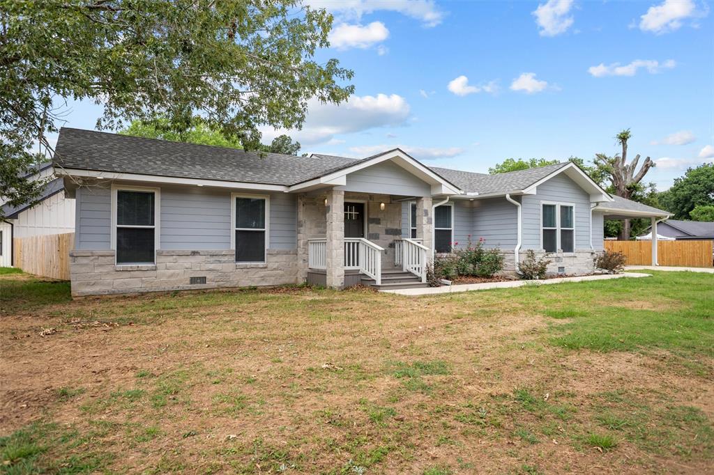 809 E Bowie Avenue, Crockett, Texas image 2