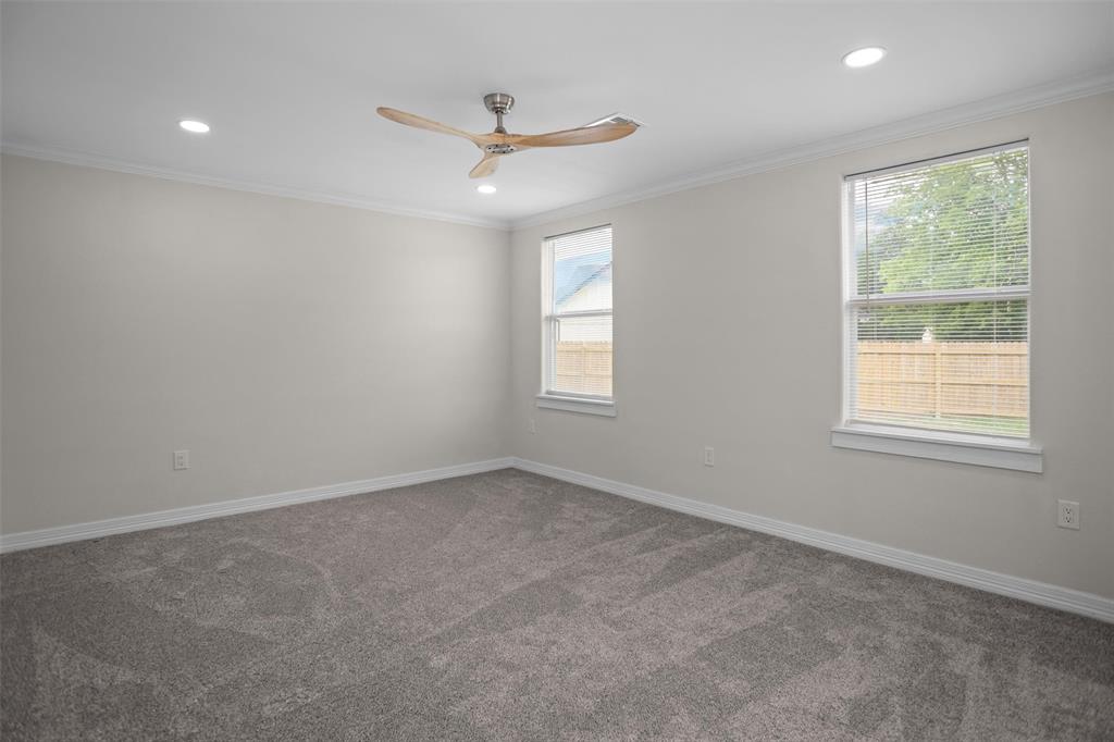 809 E Bowie Avenue, Crockett, Texas image 15