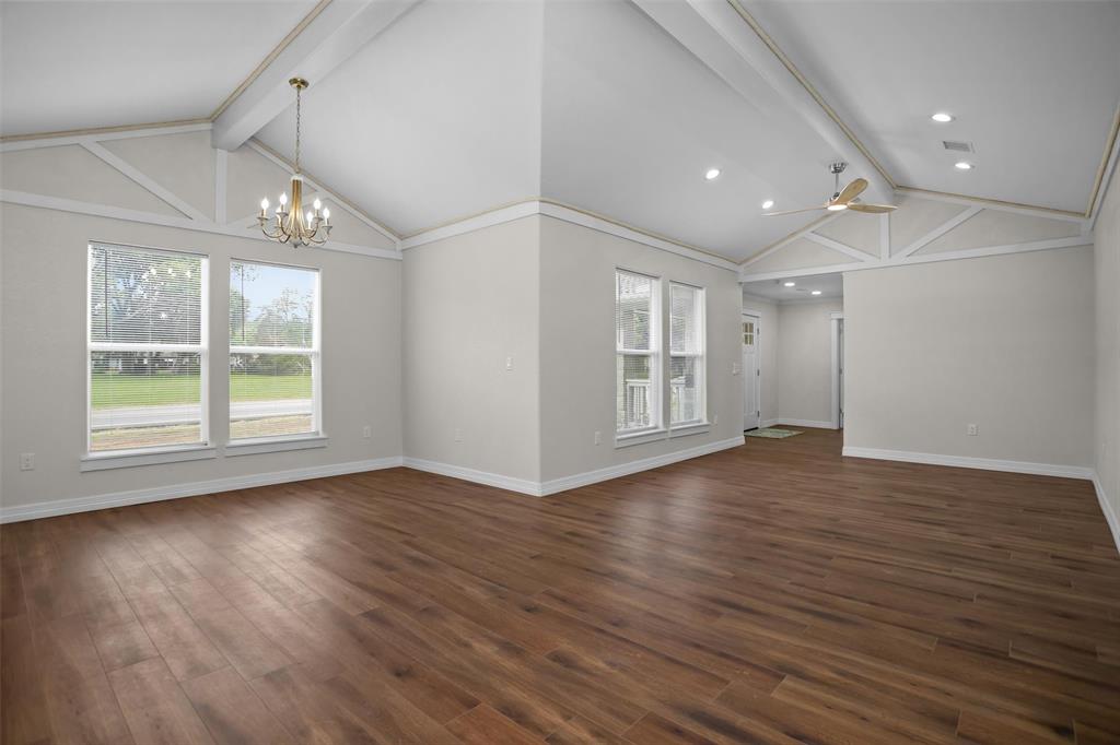 809 E Bowie Avenue, Crockett, Texas image 8