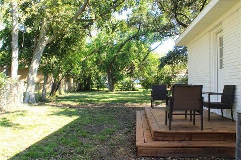 A home in Clute