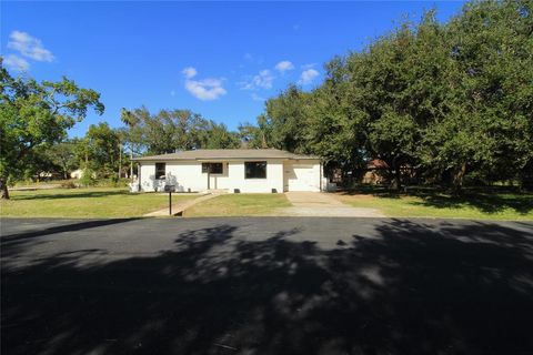 A home in Clute