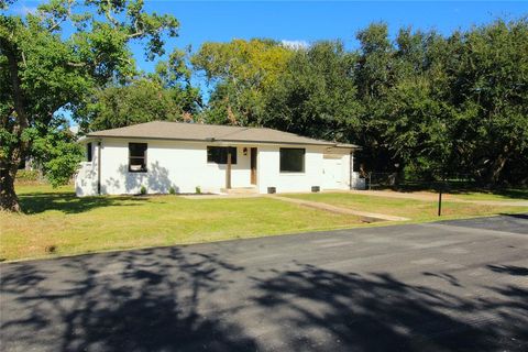 A home in Clute