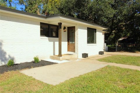 A home in Clute