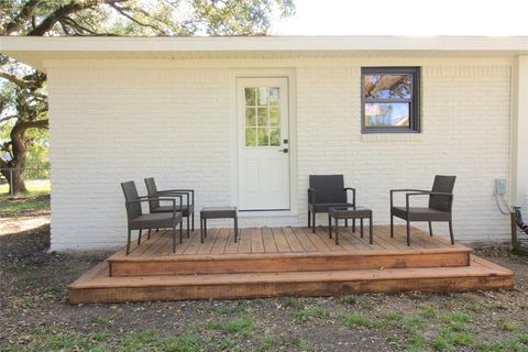 A home in Clute