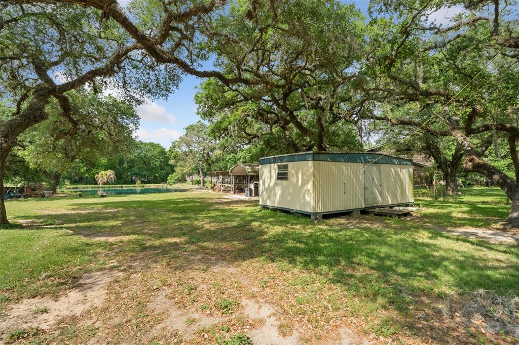 52 Sandy Creek Drive, Van Vleck, Texas image 6