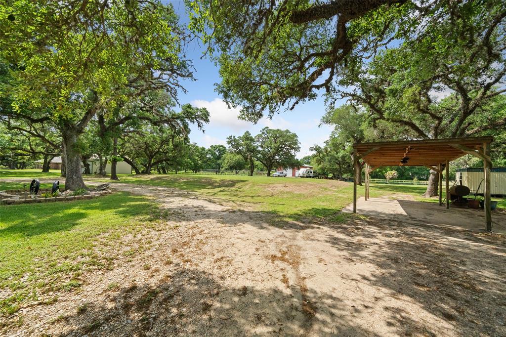 52 Sandy Creek Drive, Van Vleck, Texas image 4