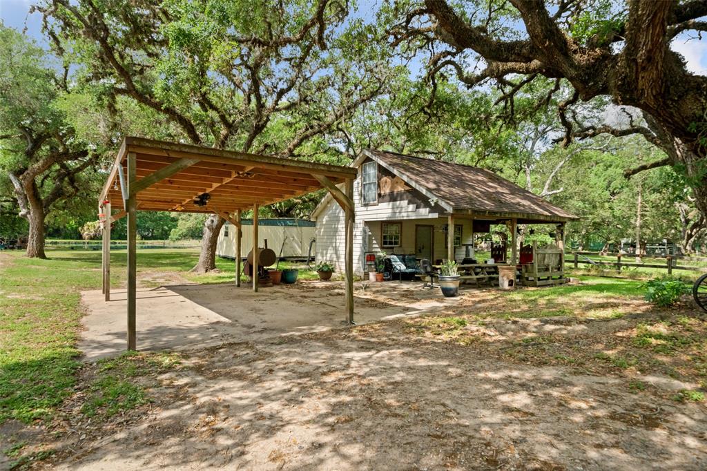 52 Sandy Creek Drive, Van Vleck, Texas image 5