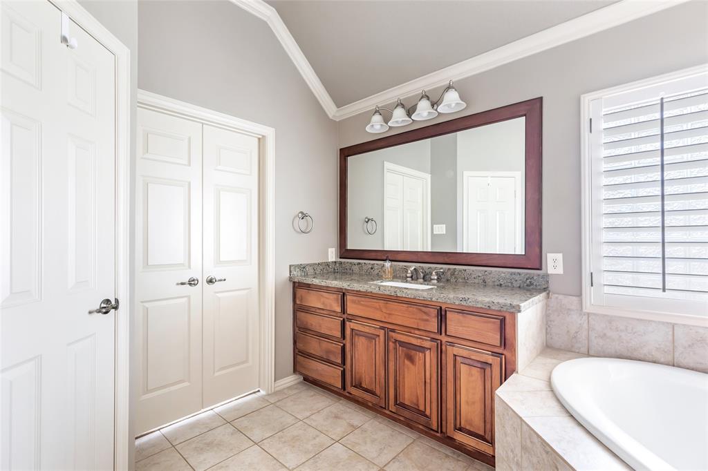 6018 Piney Birch Court, Kingwood, Texas image 26