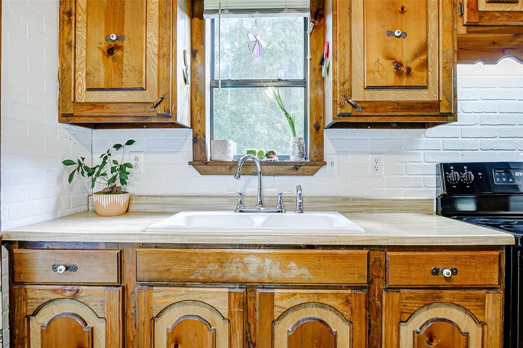 637 County Road 6502, Dayton, Texas image 7