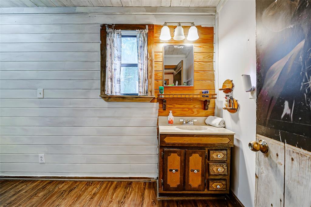 637 County Road 6502, Dayton, Texas image 10