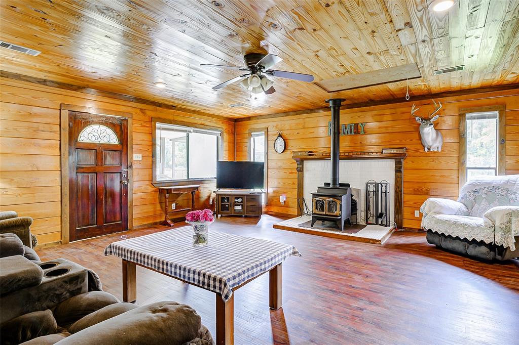 637 County Road 6502 E