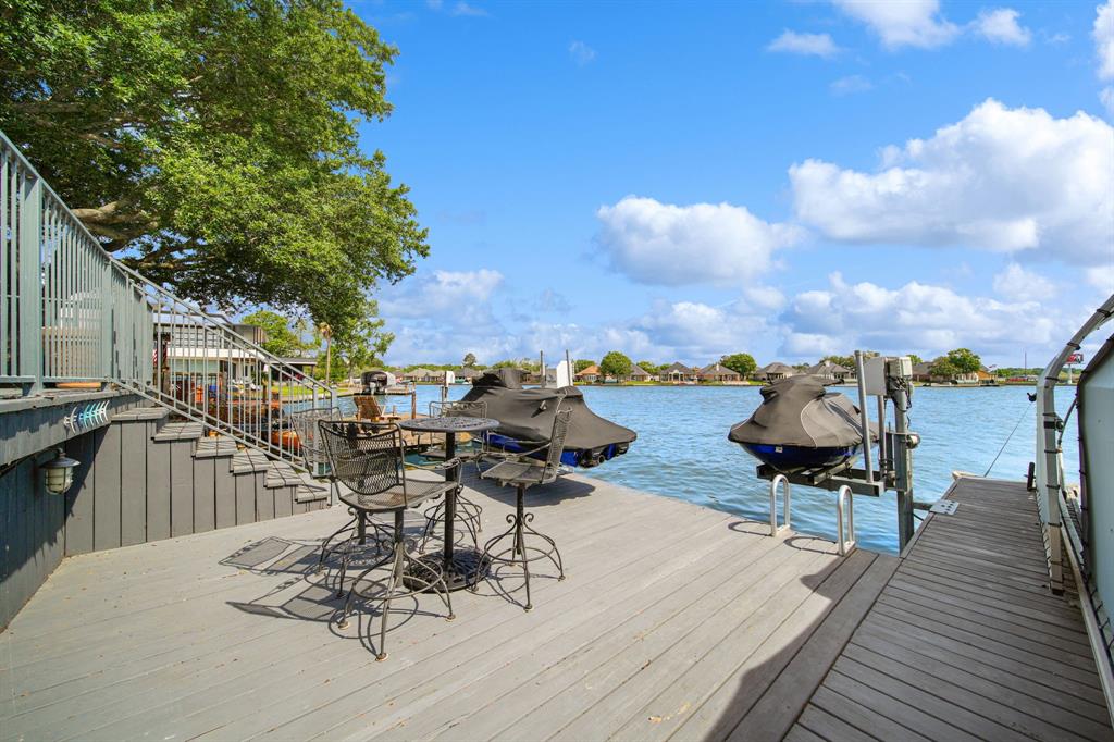 12858 Pelican Island Drive, Willis, Texas image 2