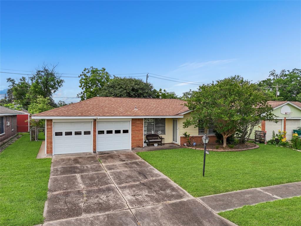 1205 Dunstan Road