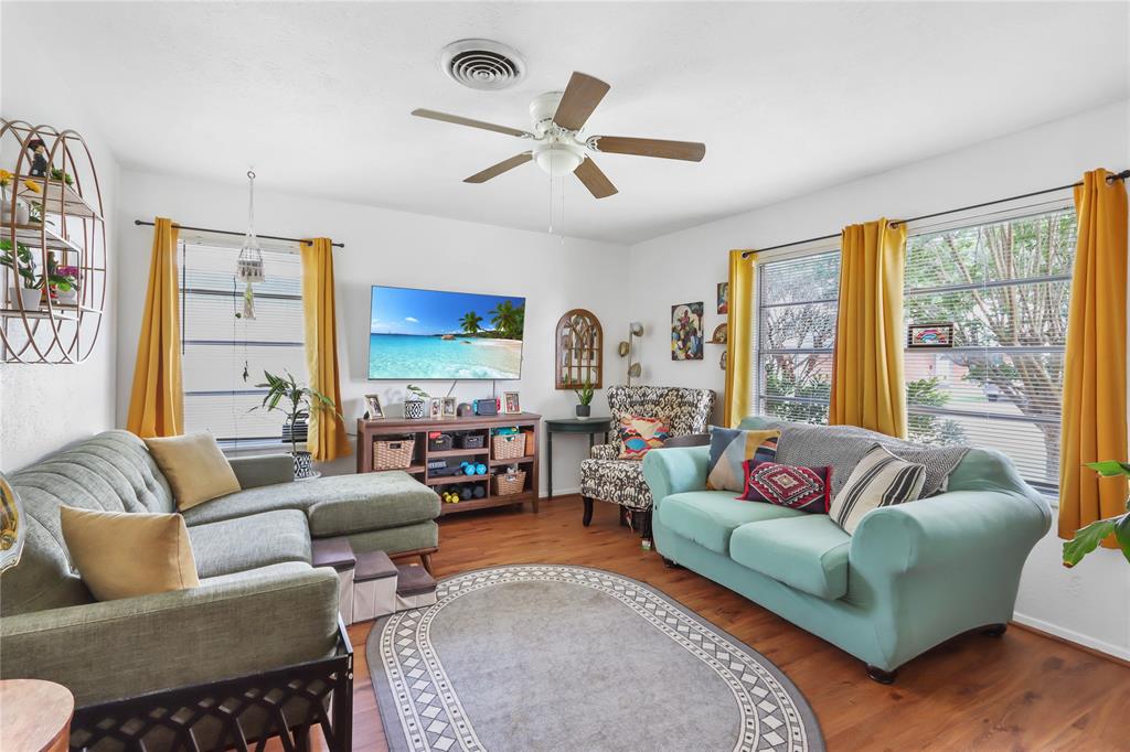 1205 Dunstan Road