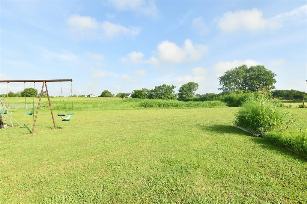 3061 W Ueckert Rd, Bellville, Texas image 14